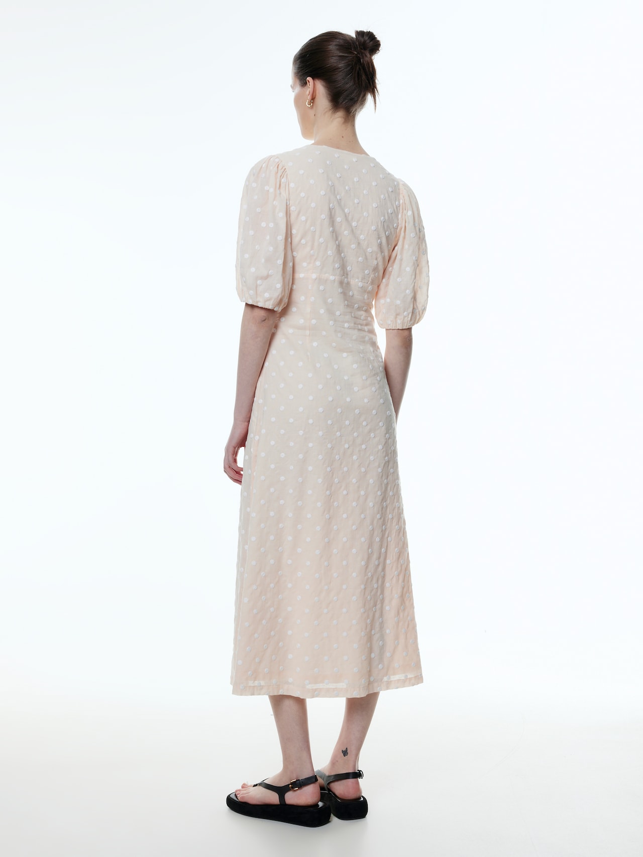 EDITED Robe 'Wendy' beige