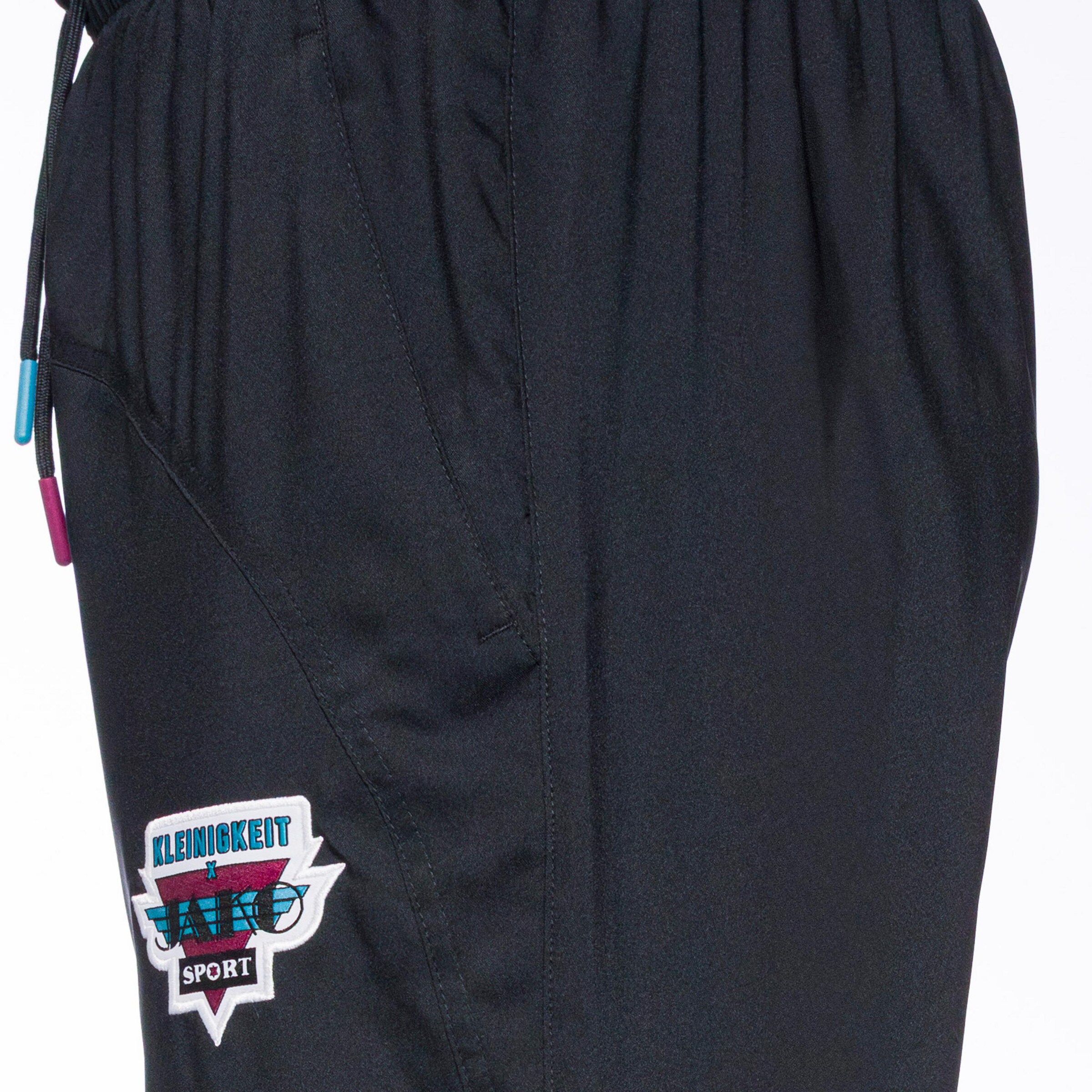 Kleinigkeit Tapered Hose 'Jako x Kleinigkeit' in Schwarz