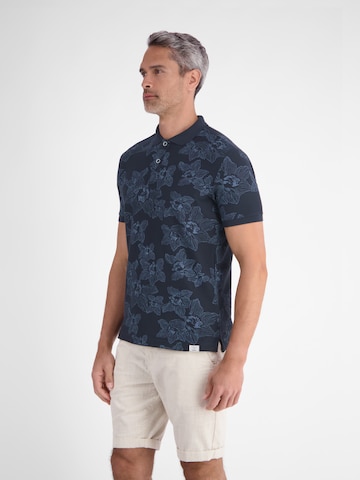LERROS Poloshirt mit floralem Allover-Print und Flachstrickkragen in Blau