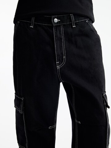 Largi Pantaloni eleganți de la Pull&Bear pe negru