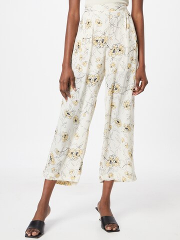 MSCH COPENHAGEN Wide leg Pleat-Front Pants 'Adonia' in White: front