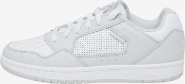 K1X Sneakers in White: front