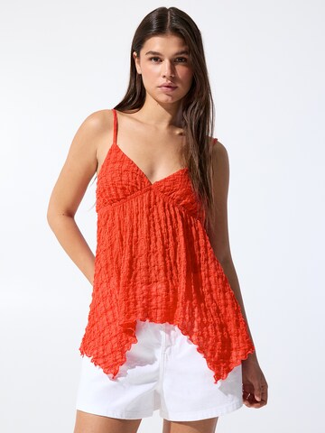 Top di Pull&Bear in arancione: frontale