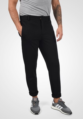 Casual Friday Chinohose in Schwarz: front