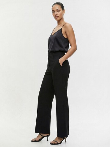 Everly Regular Панталон с ръб в черно