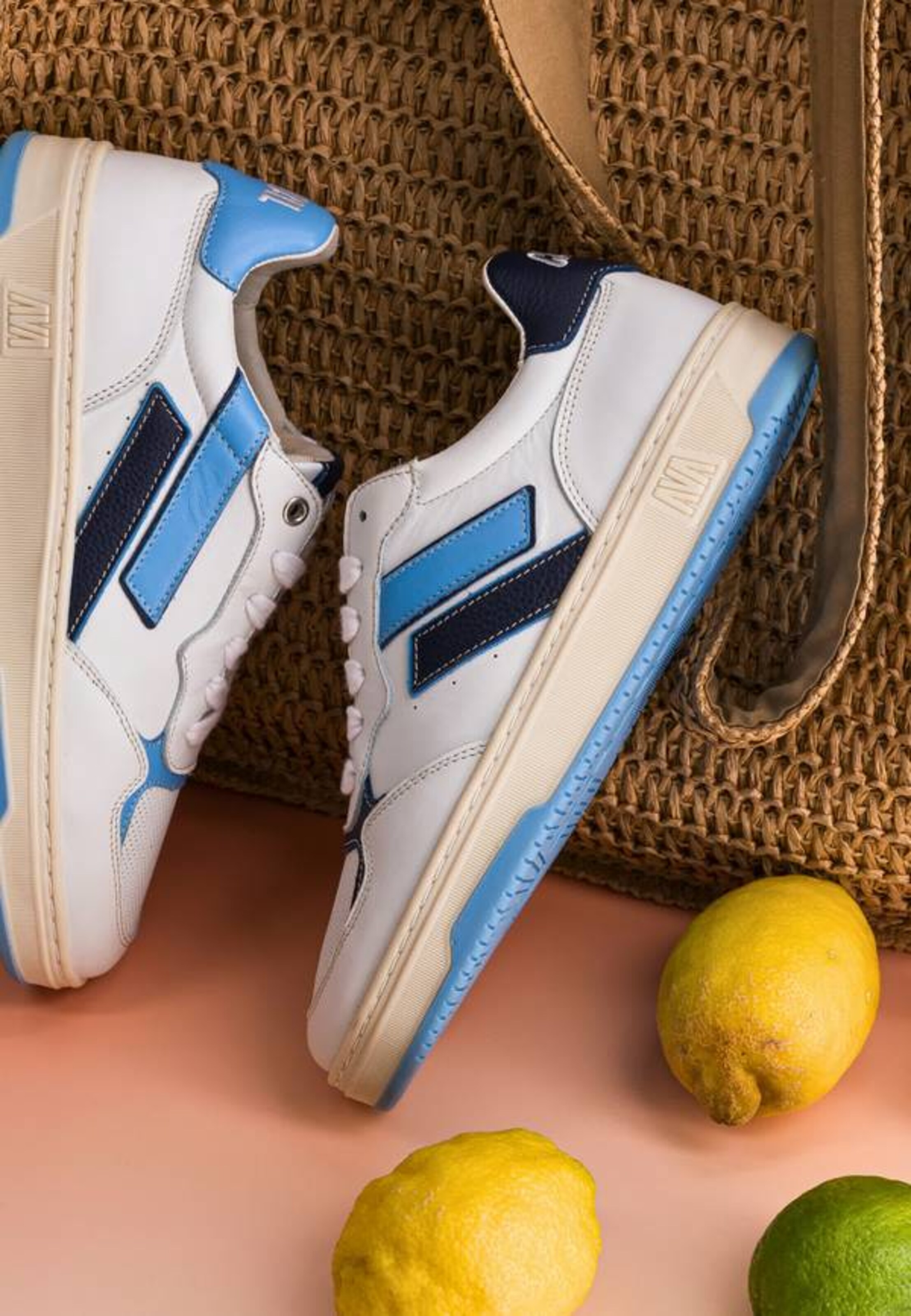 Caval - Sapato com atacadores ' FLOW ' em azul