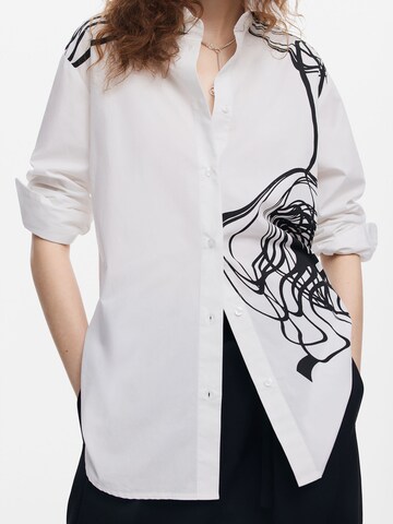 Desigual Blouse in Wit