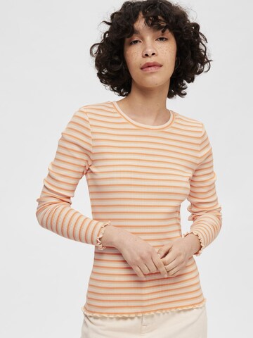 T-shirt SELECTED FEMME en orange : devant