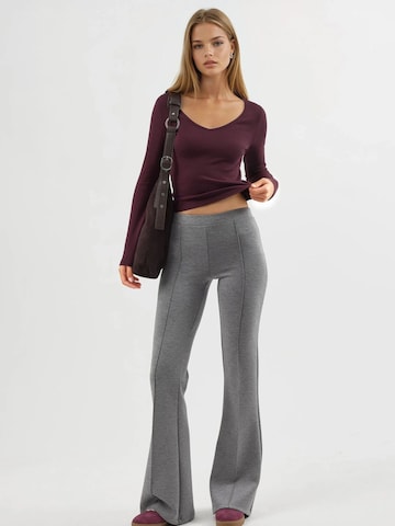 Flared Pantaloni di Busem in grigio
