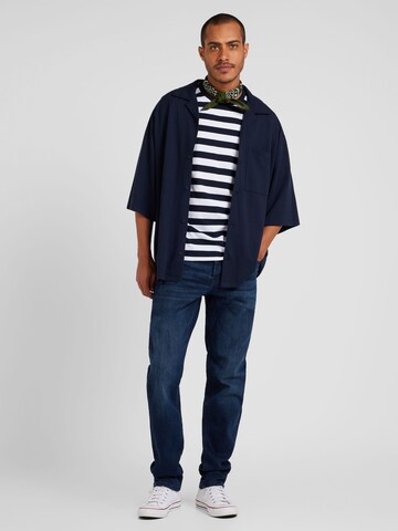 TOMMY HILFIGER - Camiseta 'ESSENTIAL' en blanco