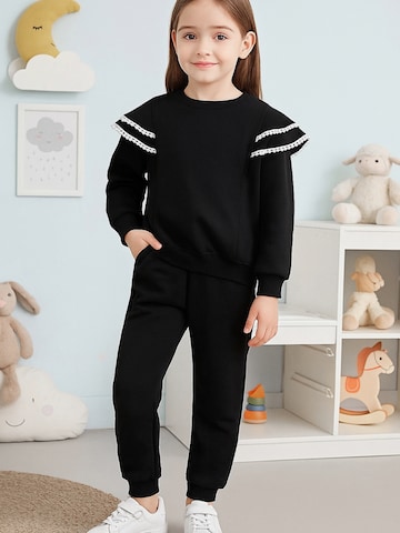 Trendyol Sweatsuit in Black