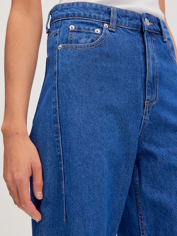 EDITED Regular Jeans 'Tjara' in Blue