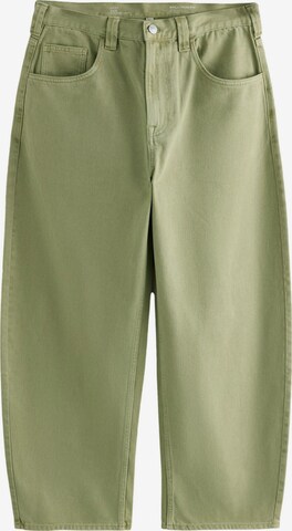 Jean Next en vert : devant