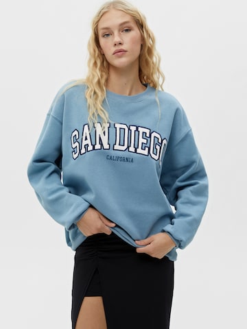 Pull&Bear Sweatshirt in Blauw: voorkant