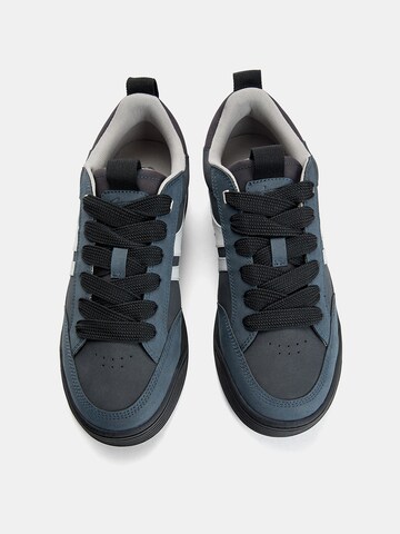 Pull&Bear Sneakers in Grey