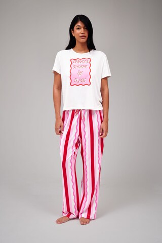 Loungeable Pyjama ' Please Leave By 9pm' in Pink: Vorderseite