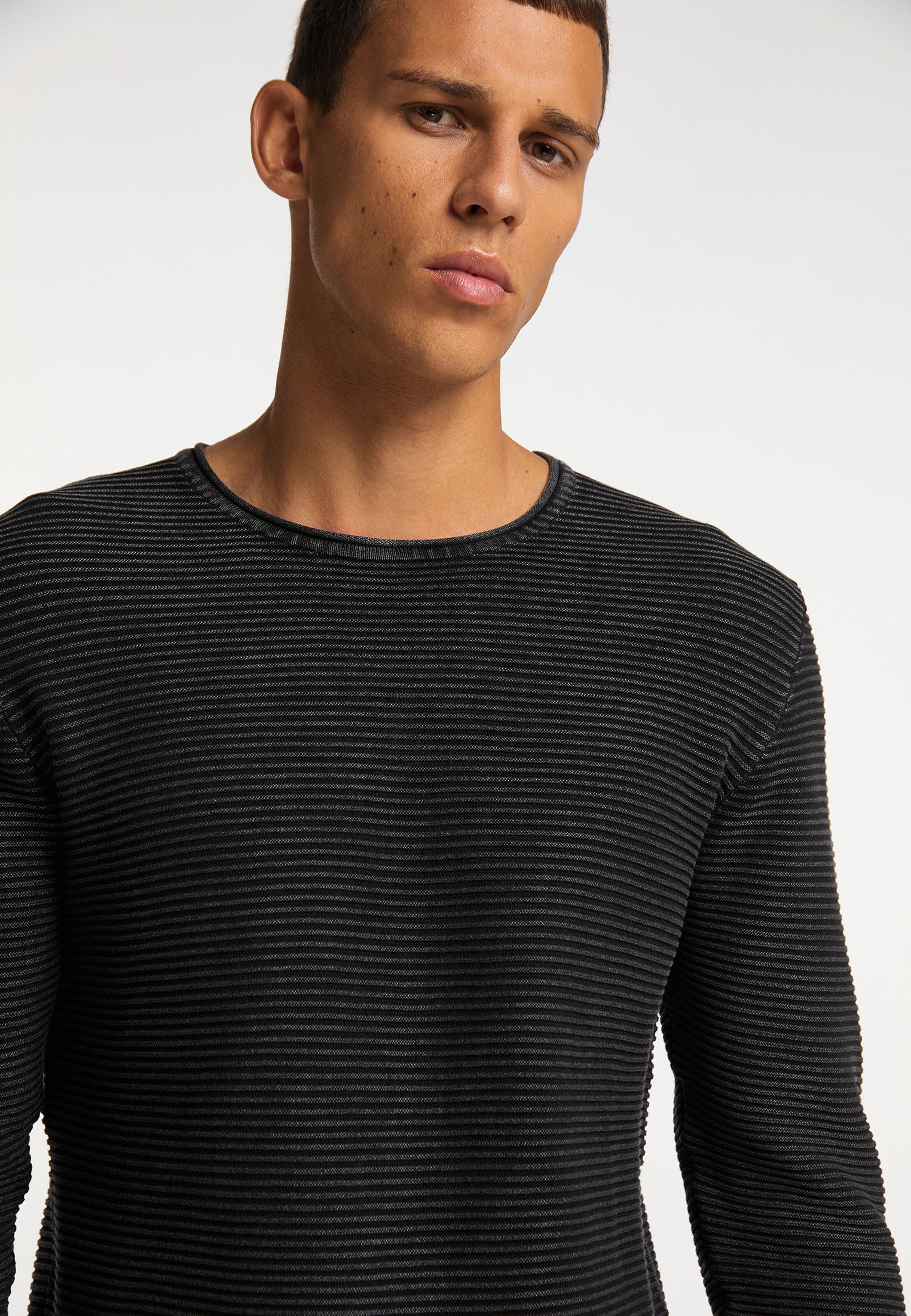 Männer Pullover & Strick TUFFSKULL Pullover in Schwarz - QO36366 Männer Pullover & Strick TUFFSKULL Pullover in Schwarz - QO36366