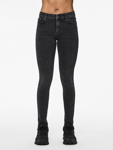 PIECES Skinny Jeans 'PCDANA' in Grey: front