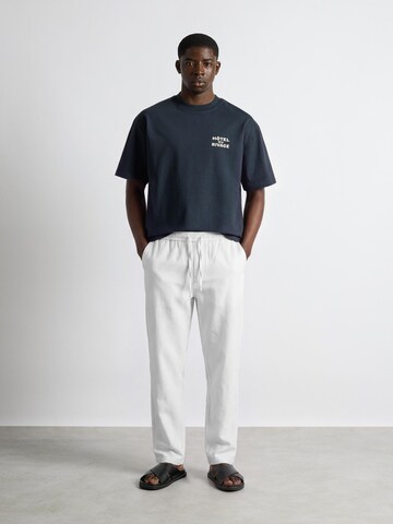 Burocs Regular Pants in White: front