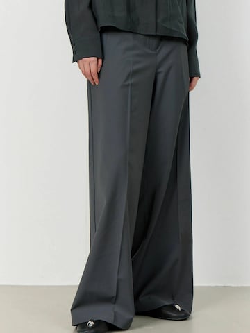 Levete Room Wide leg Pantalon 'Irmelin' in Zwart: voorkant