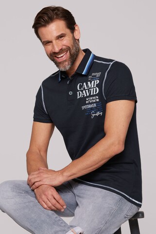 Maglietta di CAMP DAVID in blu: frontale