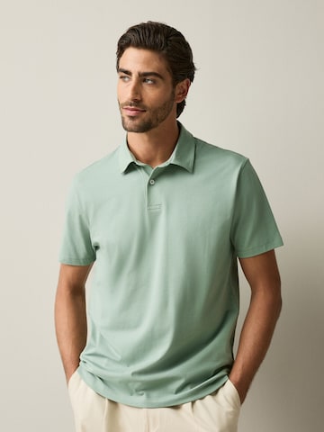 Tricou de la Next pe verde