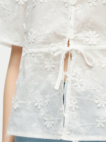 Chemisier 'PCNOLAX' PIECES en blanc