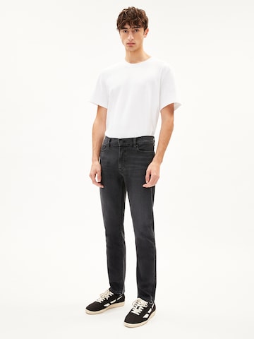 ARMEDANGELS Slimfit Jeans ' IAAN ' in Zwart