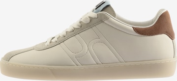 Baskets basses Högl en beige : devant