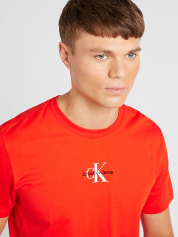 T-Shirt Calvin Klein Jeans en rouge