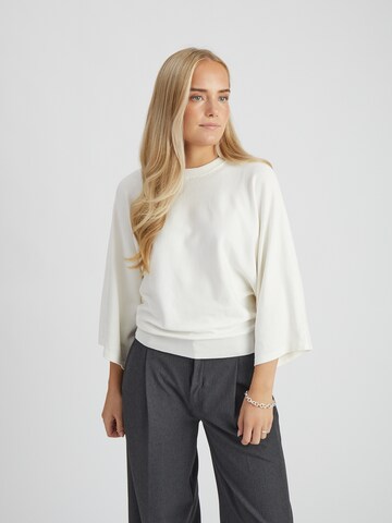 minus Top 'Tess' in White: front