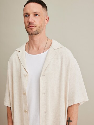 Coupe regular Chemise 'Nico' DAN FOX APPAREL en beige