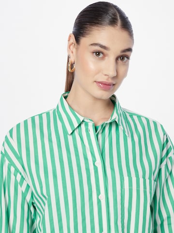 Monki Blouse in Green