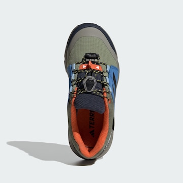 Chaussures basses ADIDAS TERREX en vert