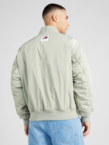 Tommy Jeans Prehodna jakna | zelena barva