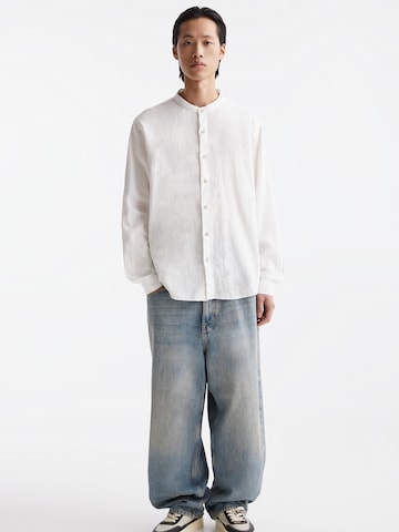 Pull&Bear Comfort fit Button Up Shirt in White