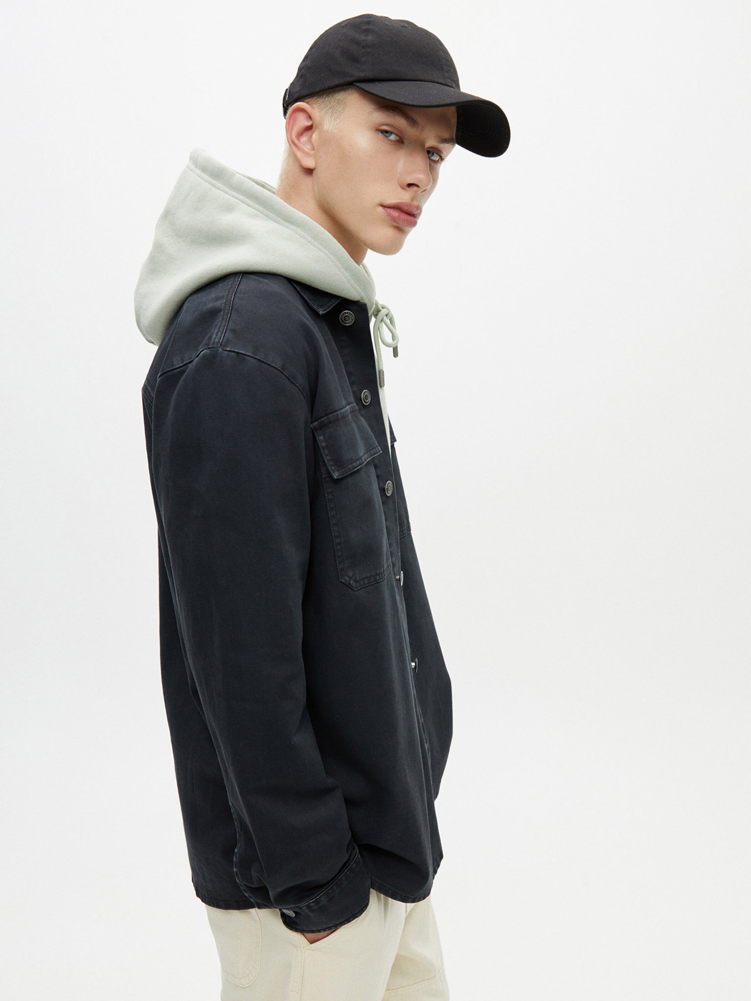 Pull&Bear Преходно яке в черно