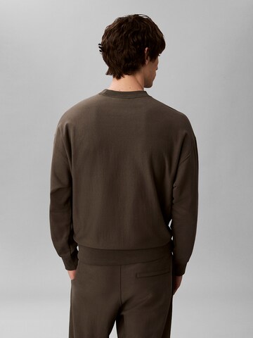 Calvin Klein Jeans Sweatshirt in Brown