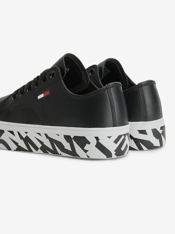 Tommy Jeans Sneakers in Black