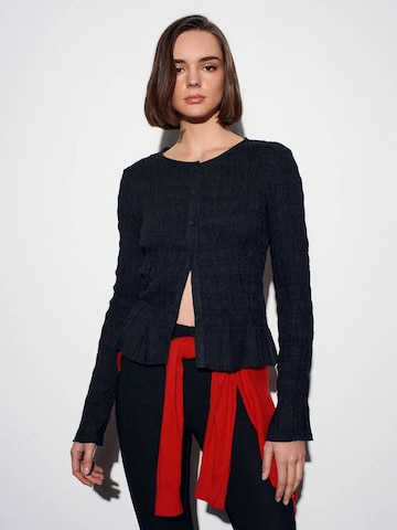Dilvin Shirt in Black: front