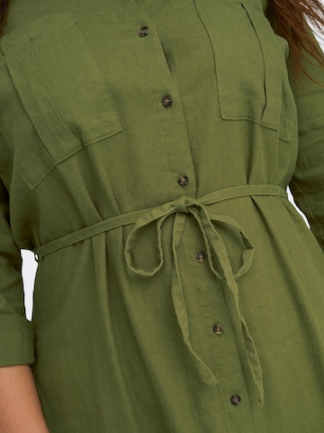 Robe-chemise 'Caro' ONLY Carmakoma en vert