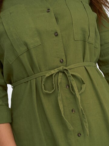 Robe-chemise 'Caro' ONLY Carmakoma en vert