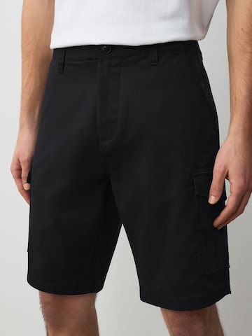 regular Pantaloni cargo di Next in nero: frontale
