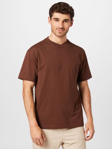 T-Shirt WEEKDAY en marron : devant