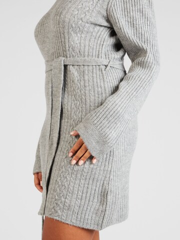 Robe 'Daline' ABOUT YOU Curvy en gris