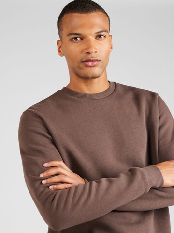 Only & Sons Regular Fit Sweatshirt 'CERES' in Braun