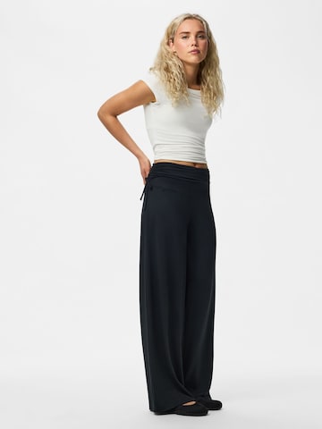 Wide Leg Pantalon 'PCRoya' PIECES en noir