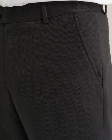 WE Fashion Slim fit Trousers with creases in Green