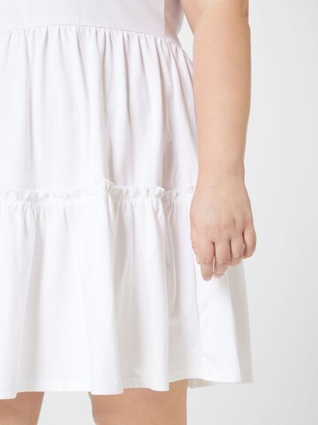 Robe River Island Plus en blanc