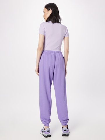 Monki Zwężany krój Spodnie w kolorze fioletowy
